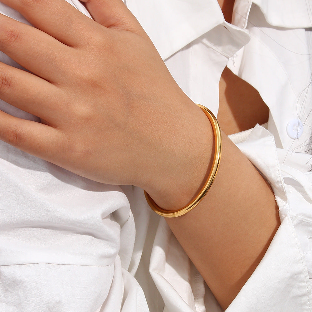 Mimi Femme Bracelets Ara Gold Bangle