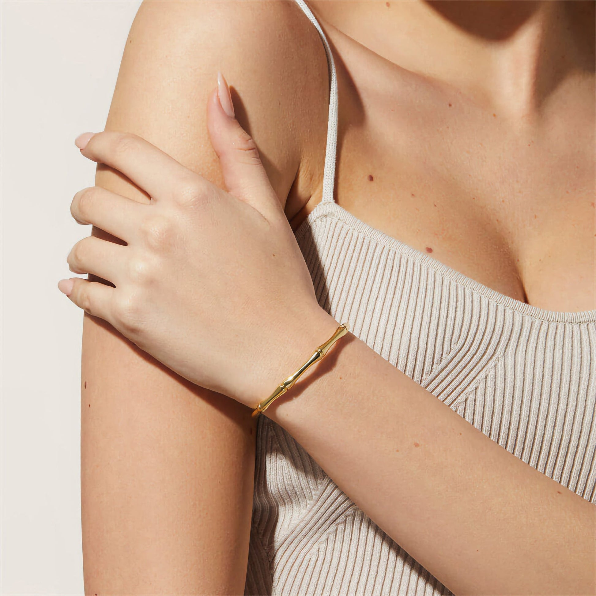 Mimi Femme Bracelets Clarissa Gold Bangle