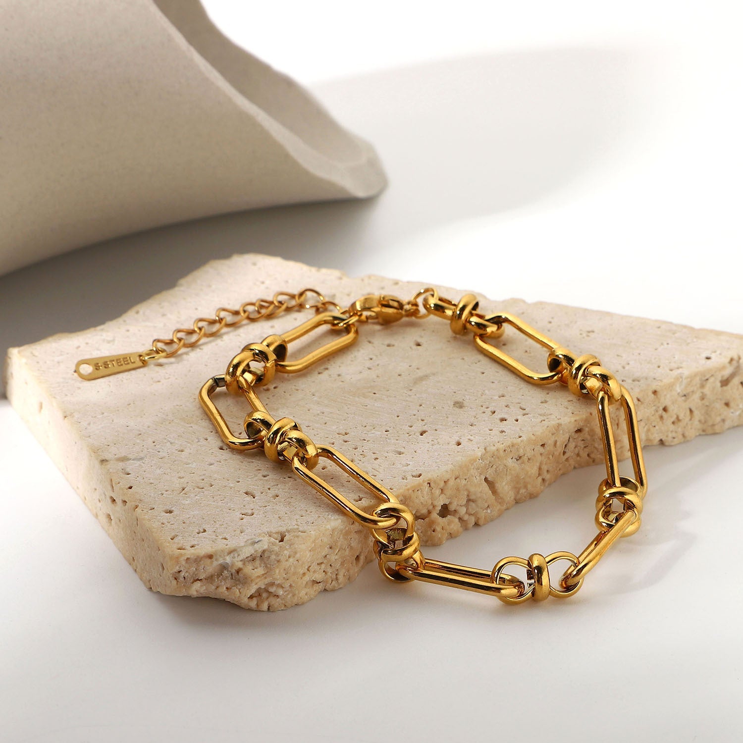 Mimi Femme Bracelets Elara Gold Bracelet