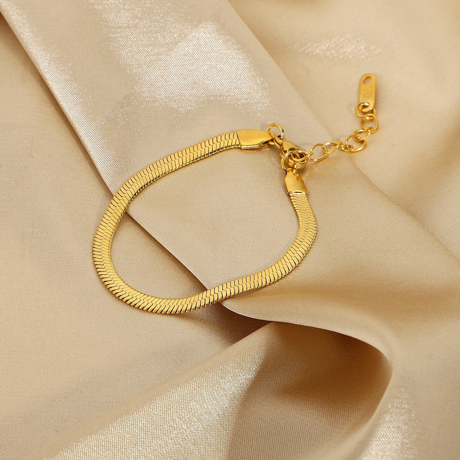 Mimi Femme Bracelets Iris Gold Herringbone Bracelet