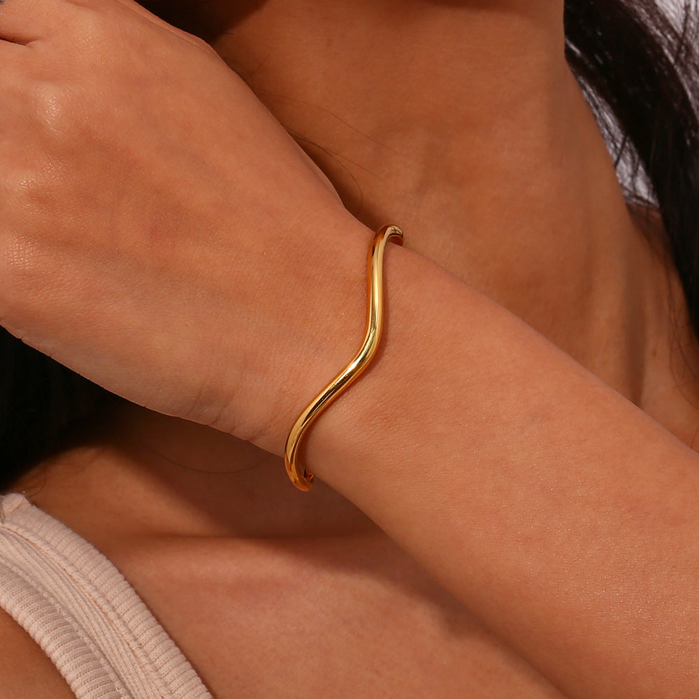 Mimi Femme Bracelets Sabina Gold Bangle