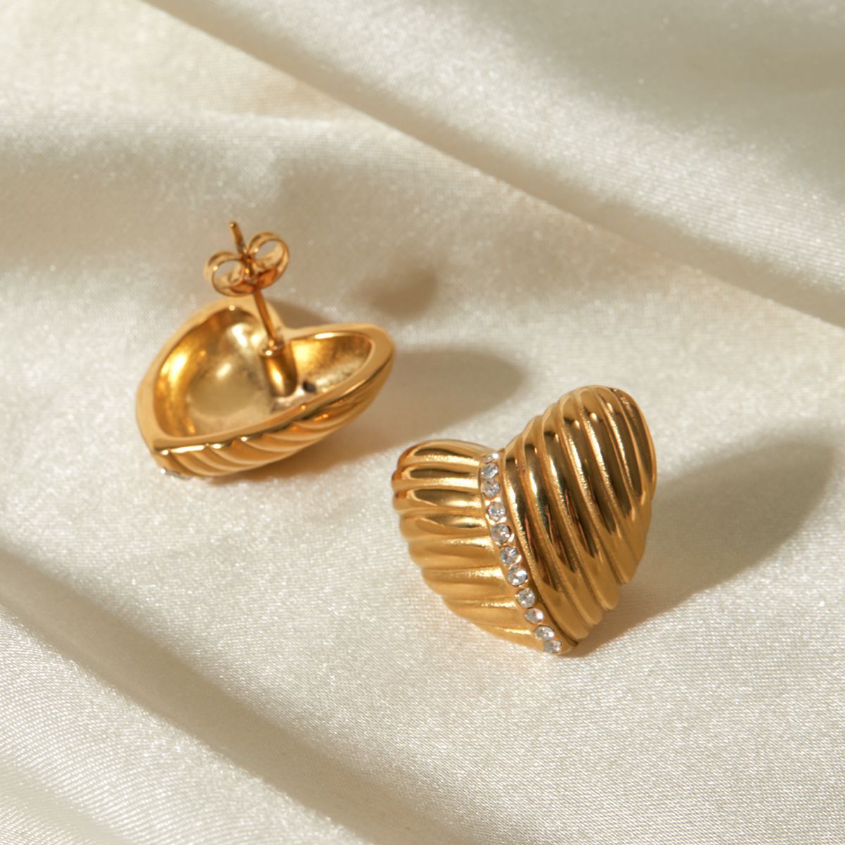 Mimi Femme Earrings Aino Gold Earrings