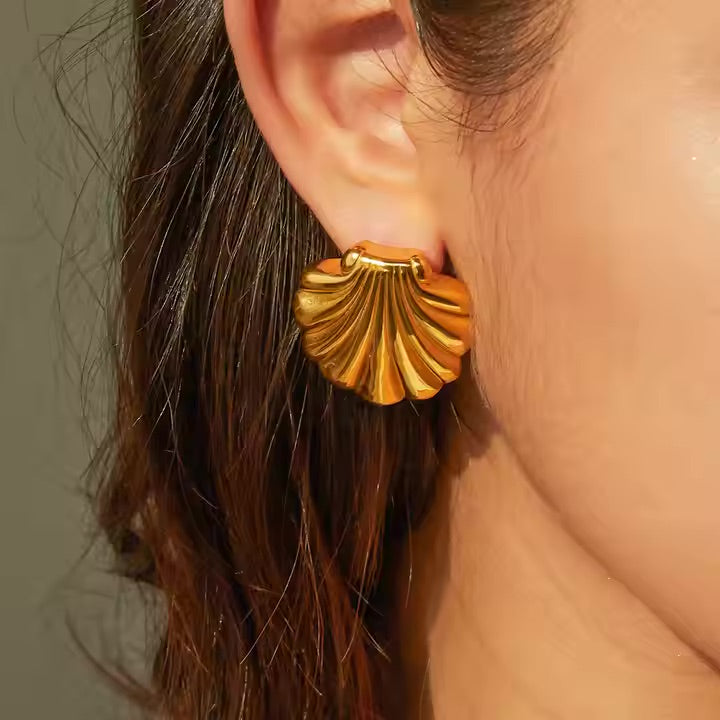 Mimi Femme Earrings Aurielle Gold Seashell Earrings