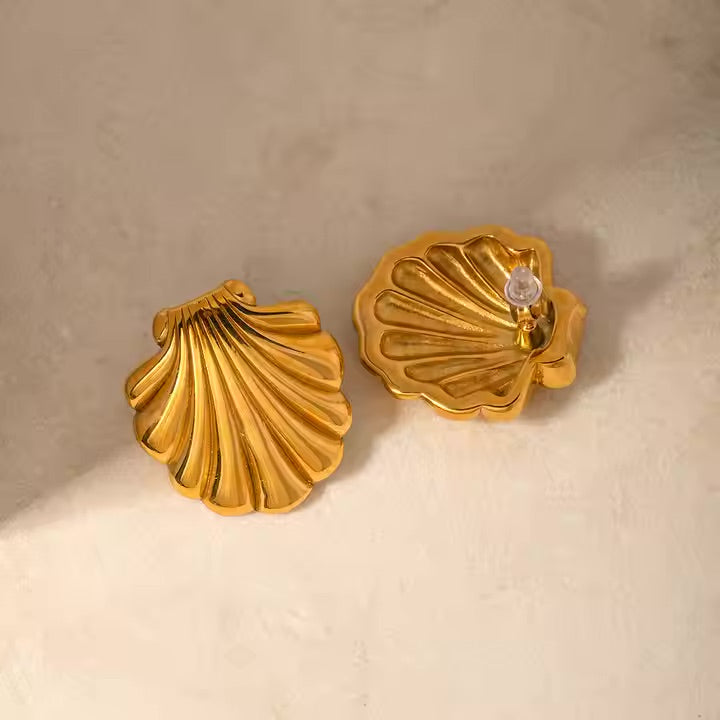 Mimi Femme Earrings Aurielle Gold Seashell Earrings