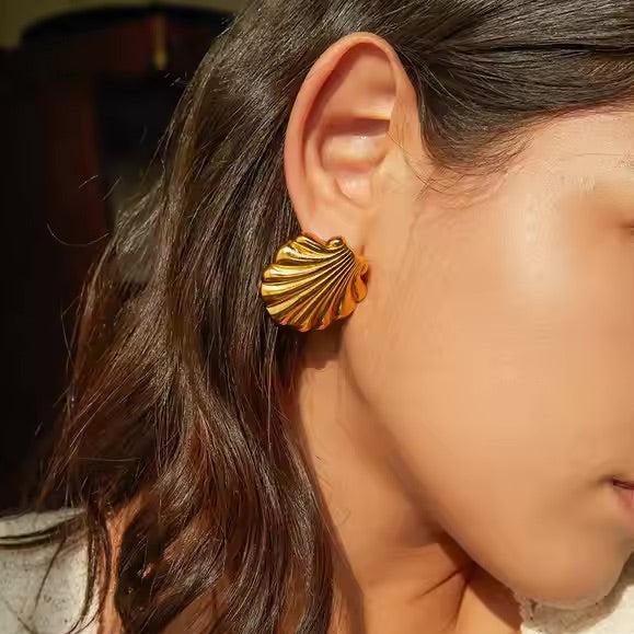 Mimi Femme Earrings Aurielle Gold Seashell Earrings