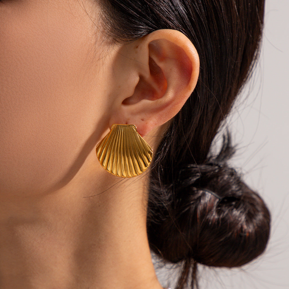 Mimi Femme Earrings Colette Seashell Gold Earrings