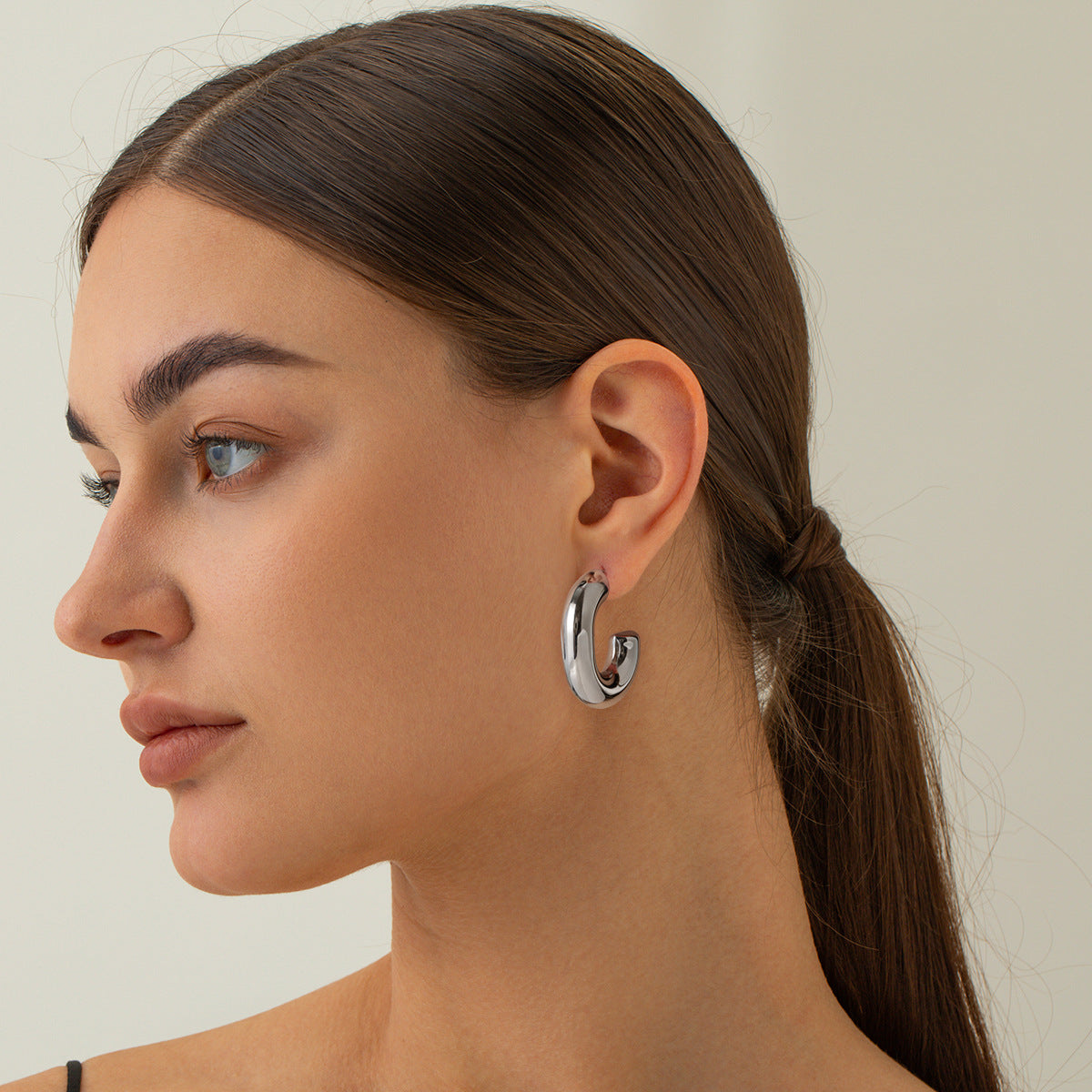 Mimi Femme Earrings Dahlia Silver Hoops