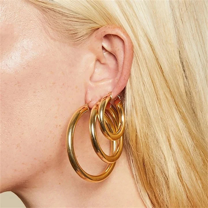 Mimi Femme Earrings Della Round Hoops