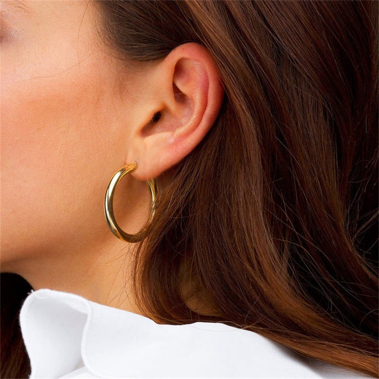 Mimi Femme Earrings Della Round Hoops