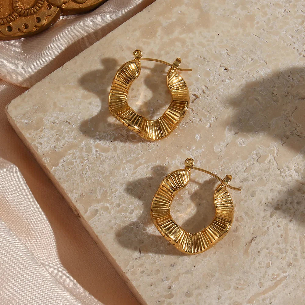 Mimi Femme Earrings Elli Hoop Earrings