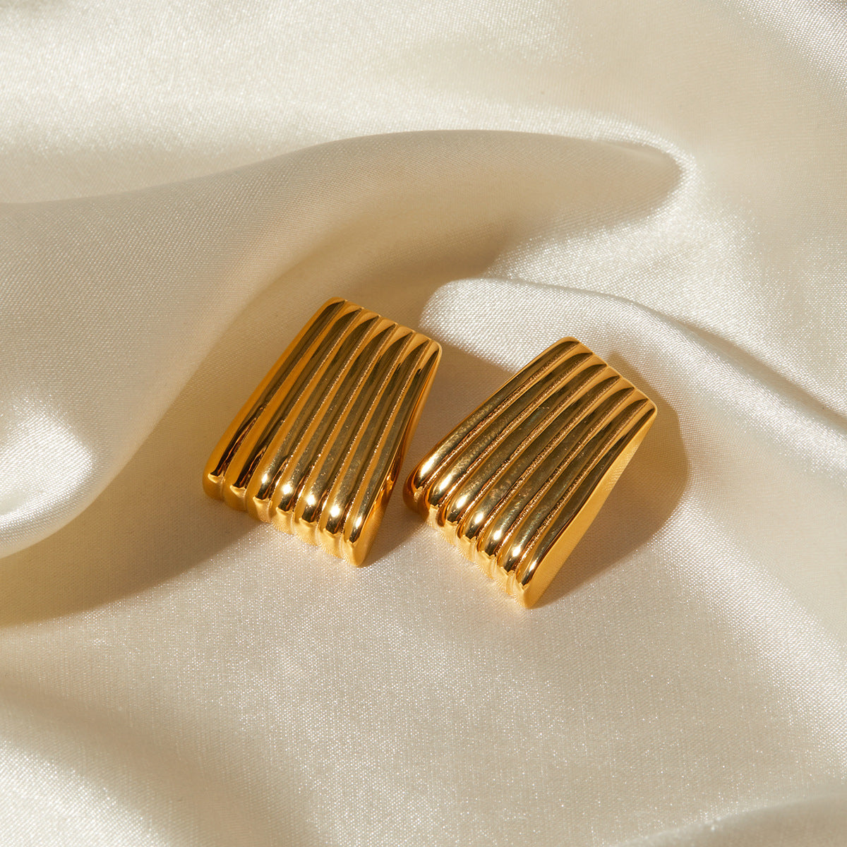 Mimi Femme Earrings Eloisa Gold Earrings