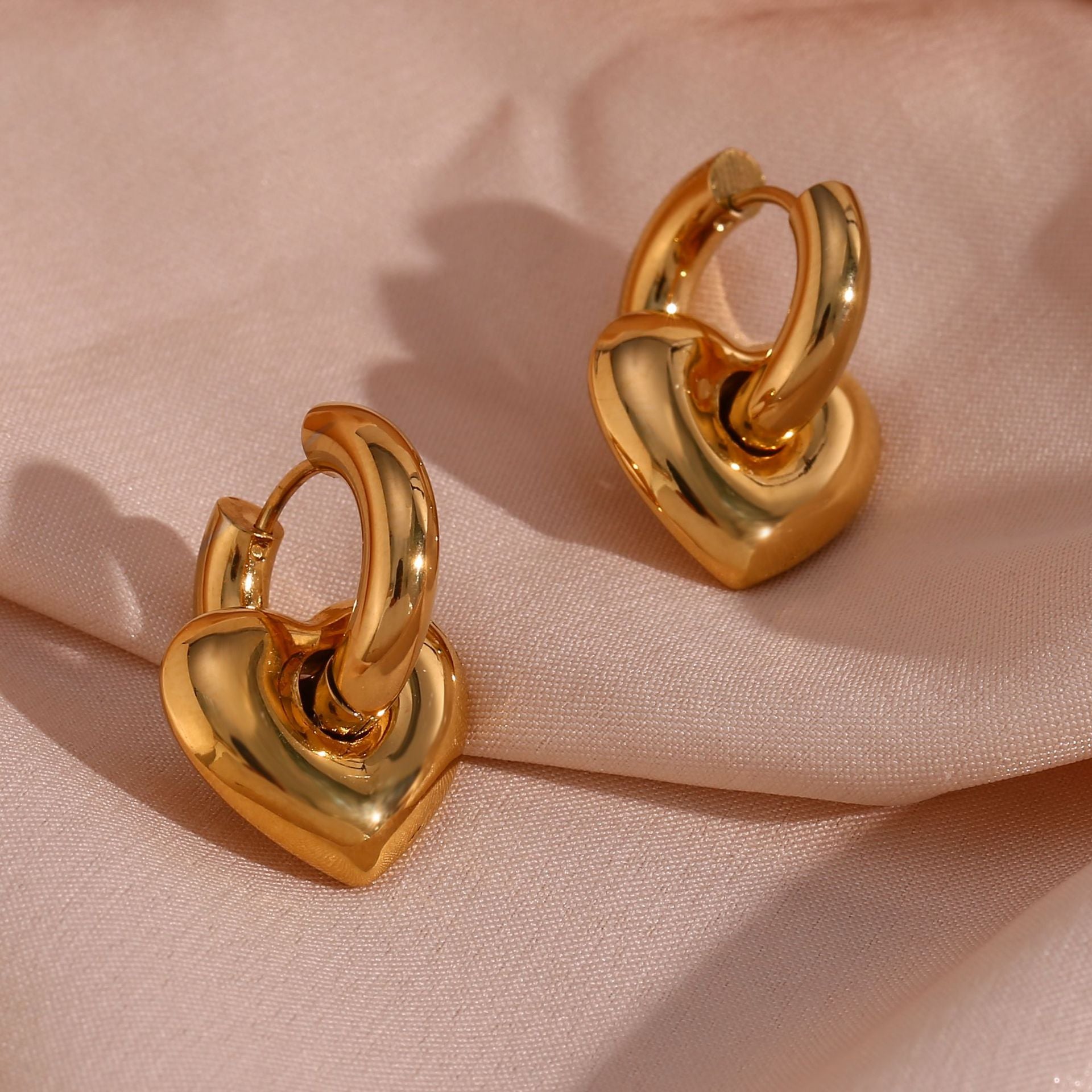 Mimi Femme Earrings Serene Arrow Gold Earrings