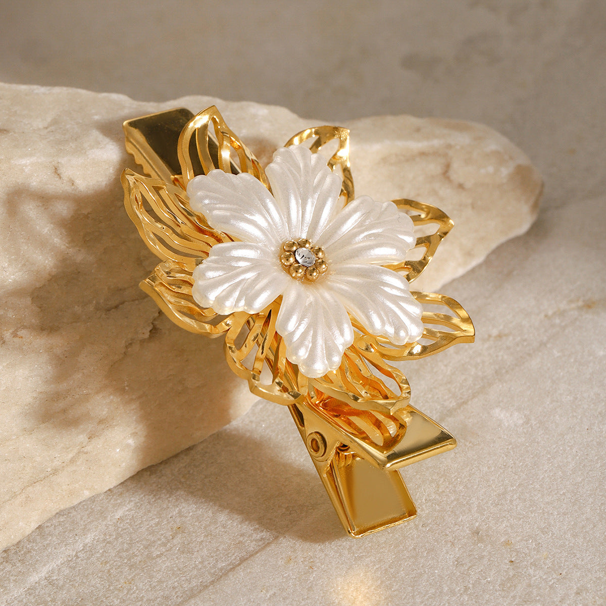 Mimi Femme Floral Pearl Hair Clip