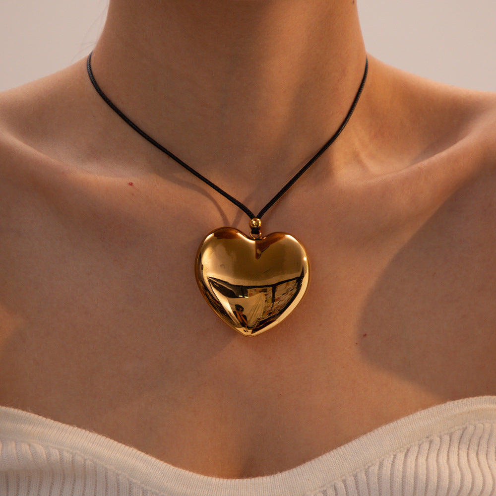 Mimi Femme Necklaces Amelina Gold Heart Necklace