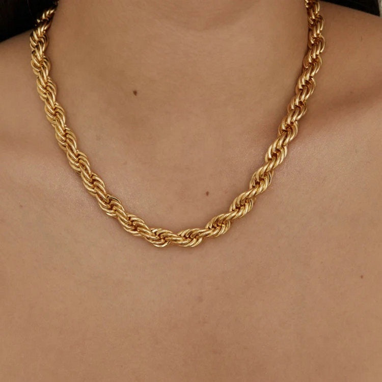 Mimi Femme Necklaces Eveline Golden Twist Necklace