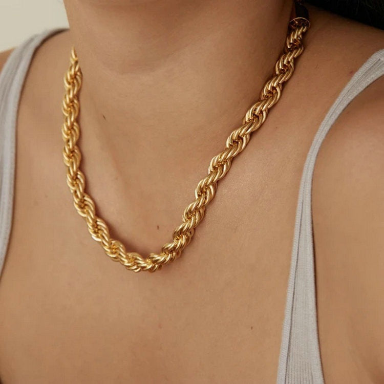 Mimi Femme Necklaces Eveline Golden Twist Necklace