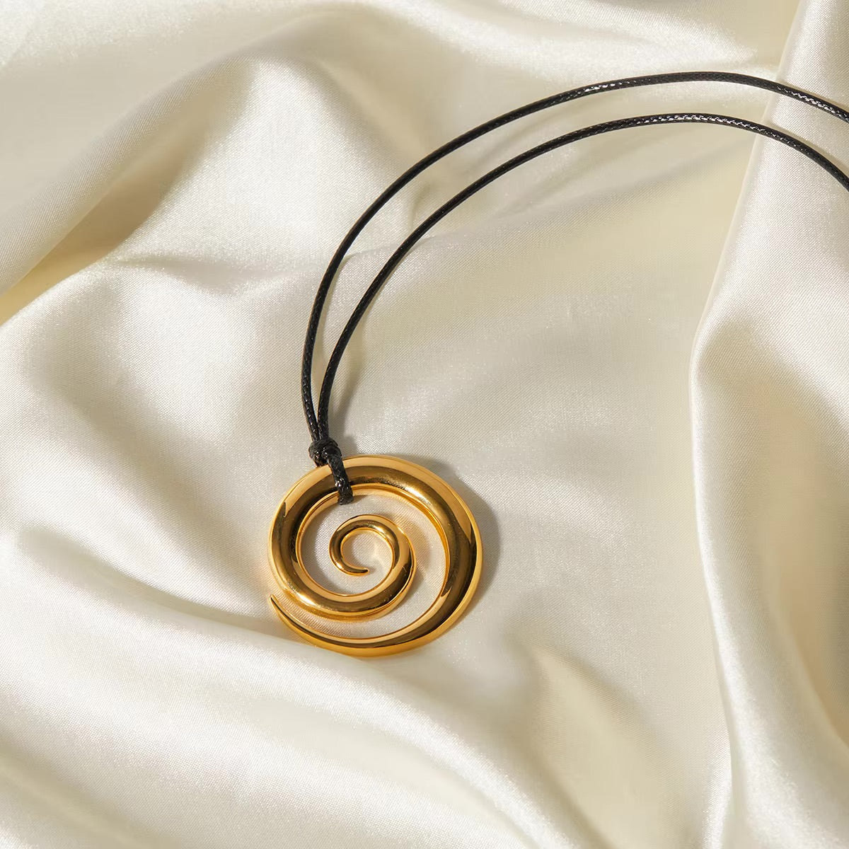 Mimi Femme Necklaces Katerina Spiral Pendant