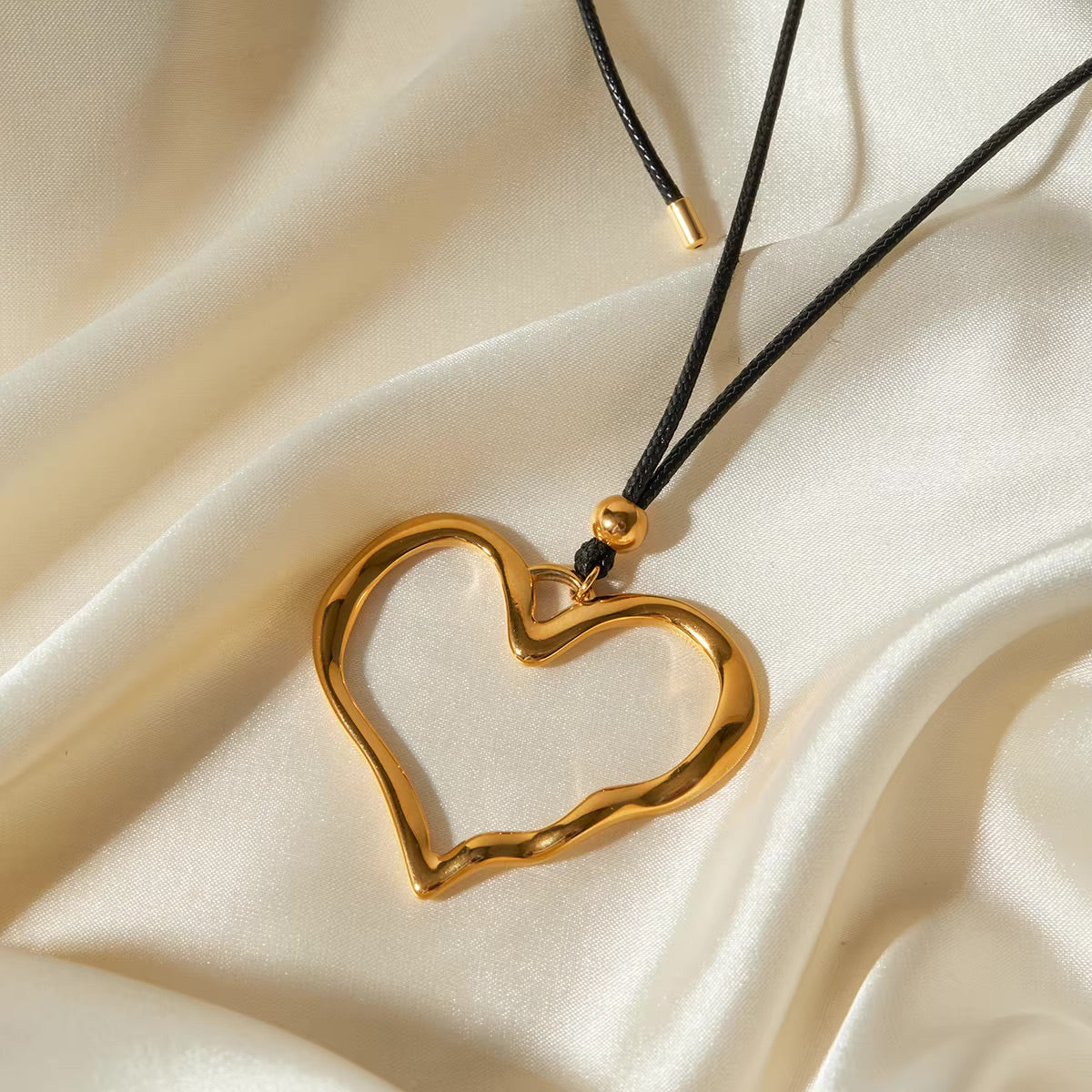 Mimi Femme Necklaces Lucina Heart Pendant