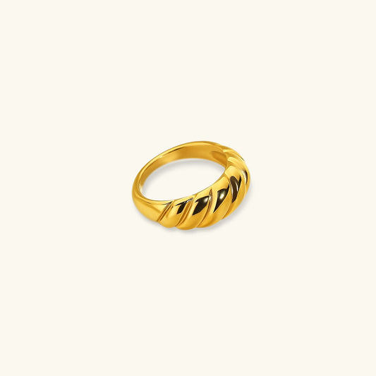 Mimi Femme Rings Clara Gold Croissant Ring