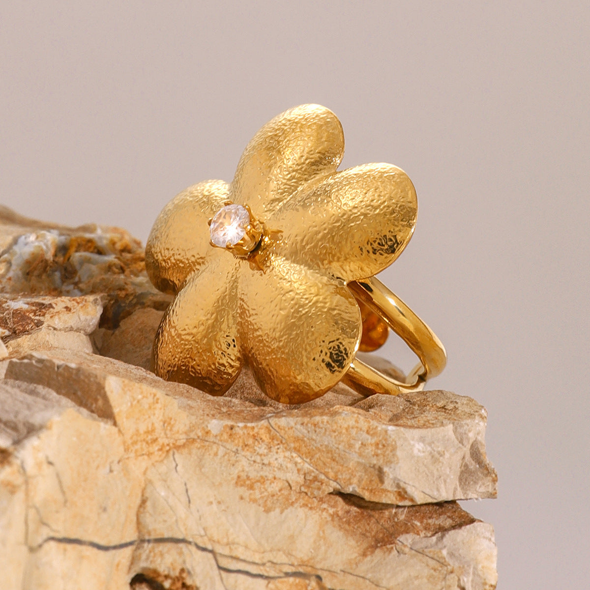 Mimi Femme Rings Faisha Gold Petal Ring