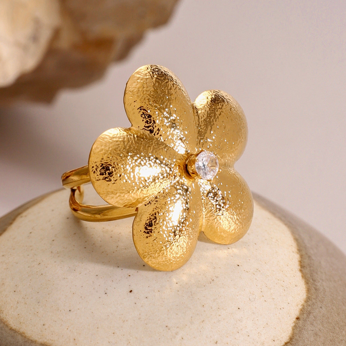 Mimi Femme Rings Faisha Gold Petal Ring