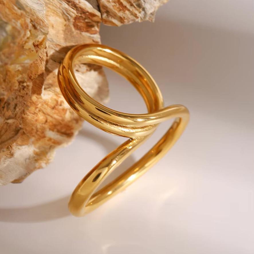 Mimi Femme Rings Lunara Contemporary Gold Ring