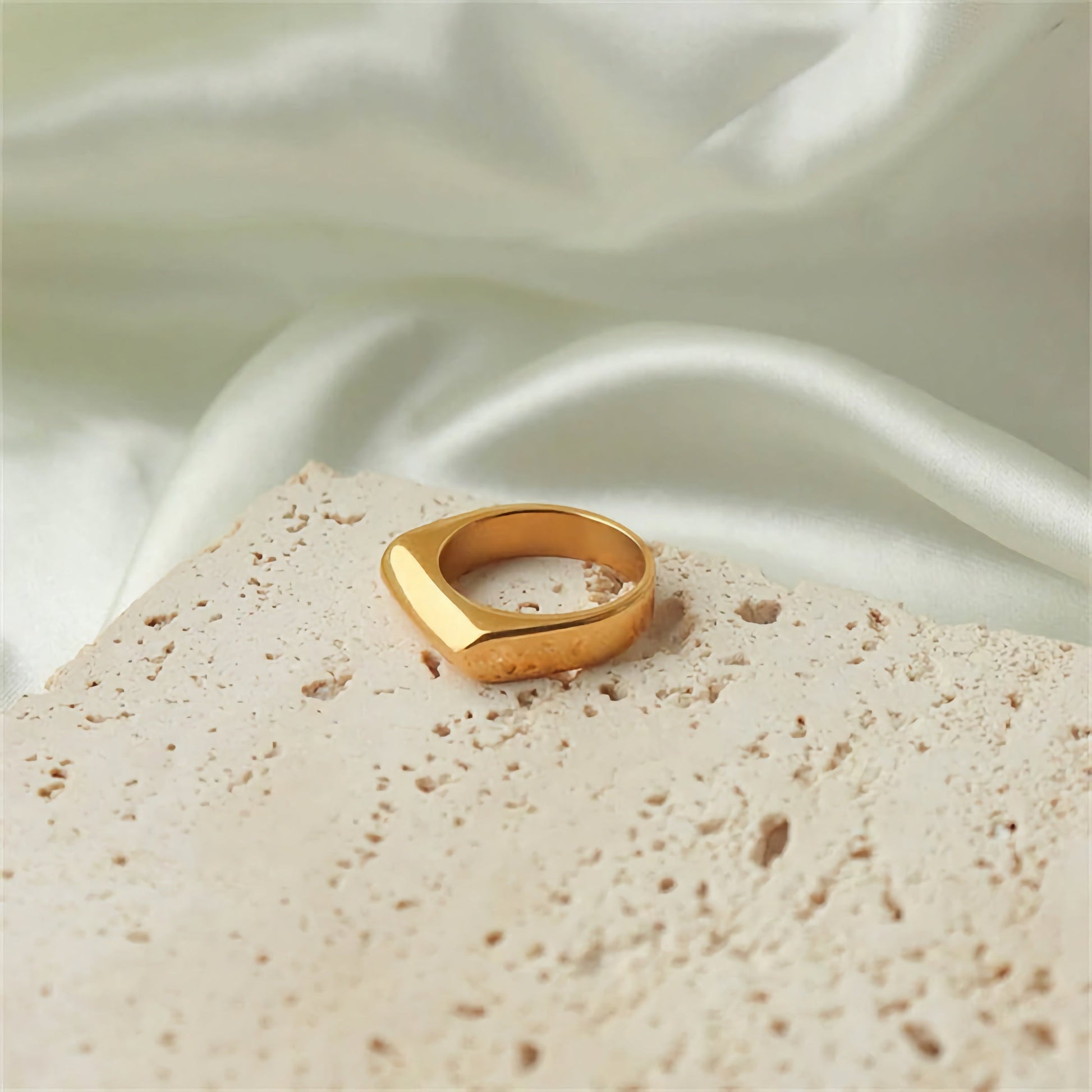 Mimi Femme Rings Lysette Gold Ring