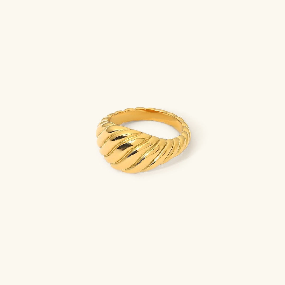 Mimi Femme Rings Verona Gold Croissant Ring