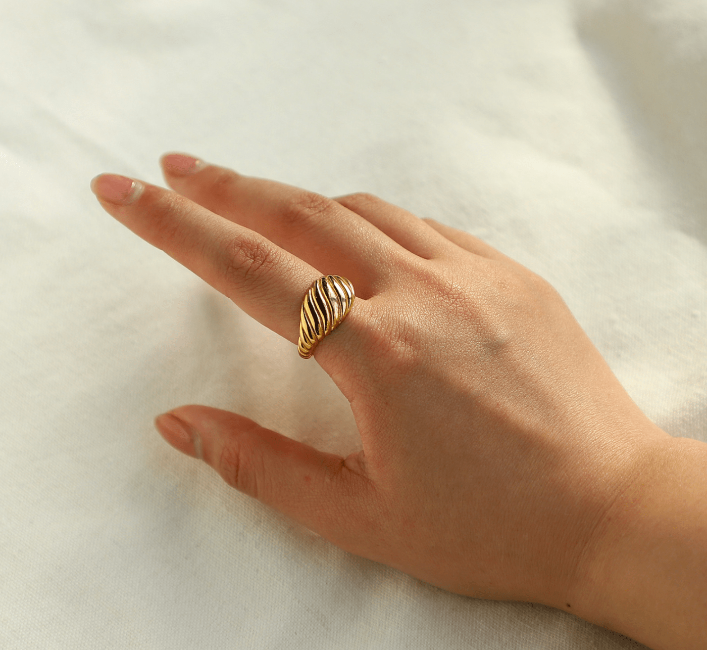 Mimi Femme Rings Verona Gold Croissant Ring