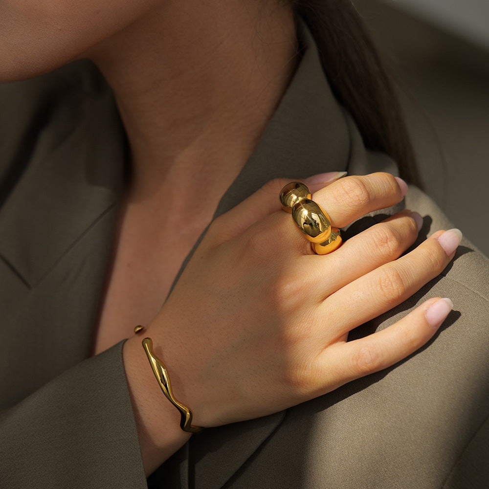 Mimi Femme Rings Viola Gold Ring