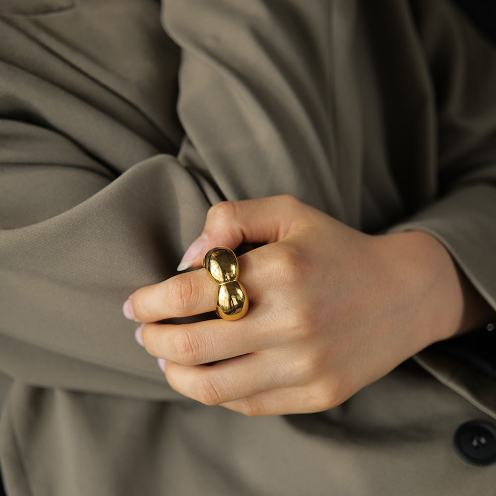 Mimi Femme Rings Viola Gold Ring