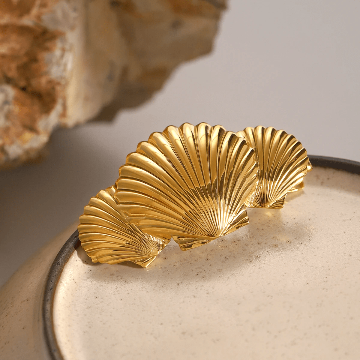 Mimi Femme Tidal Sea Shell Gold Hair Clip