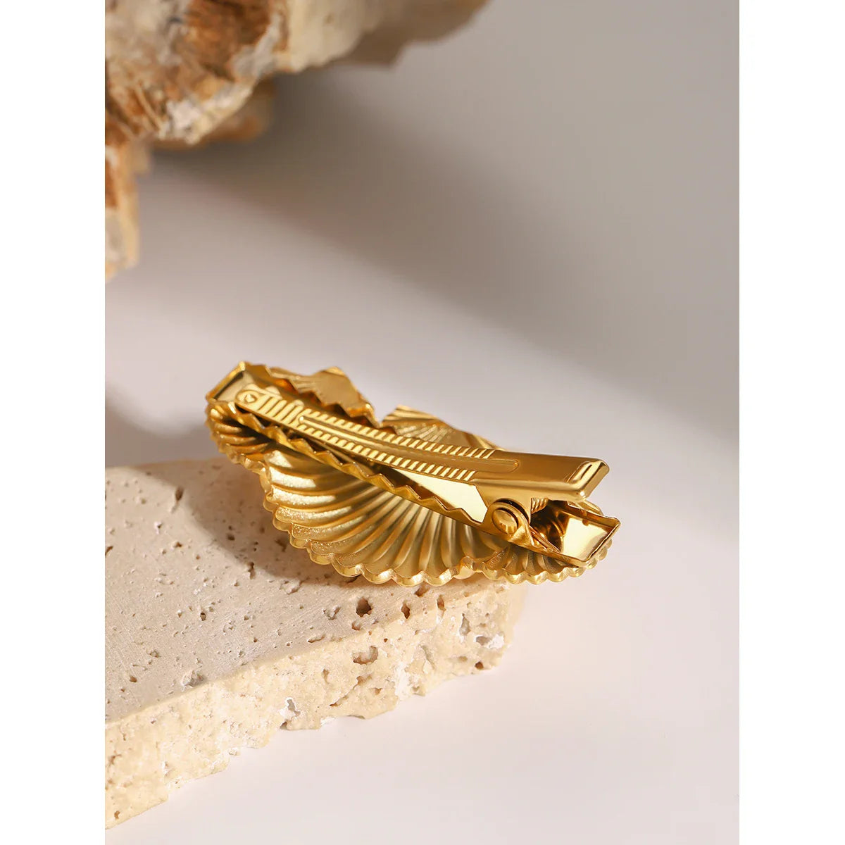 Mimi Femme Tidal Sea Shell Gold Hair Clip