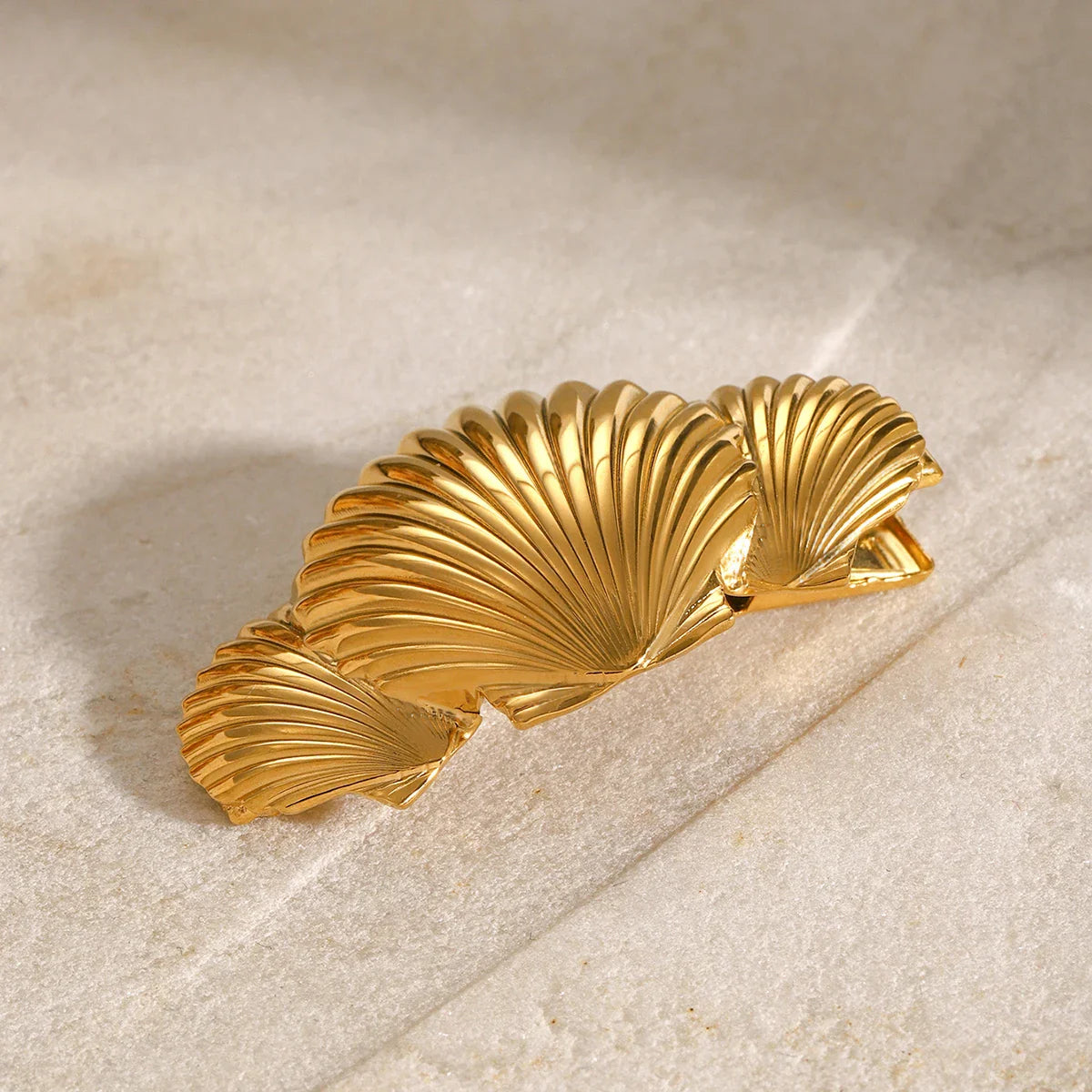 Mimi Femme Tidal Sea Shell Gold Hair Clip